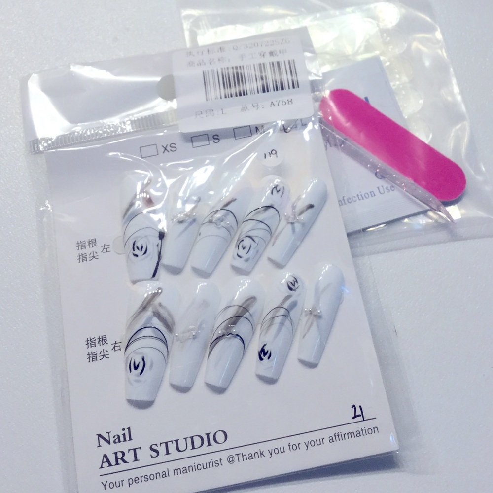 Brand New Hand Made Press on Nails # 119